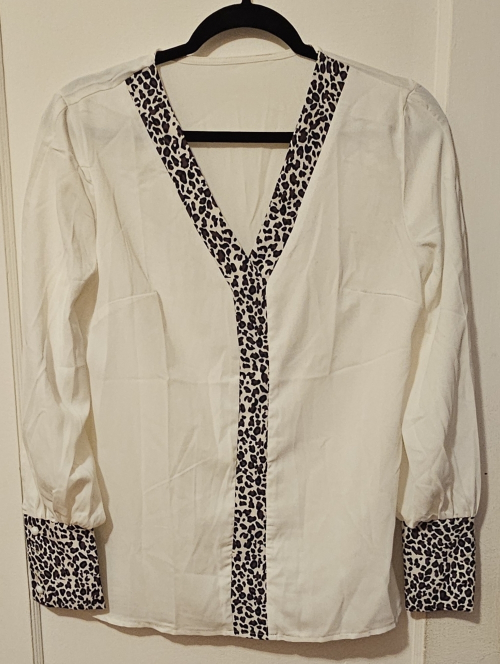White Long-Sleeve V-Neck Blouse with Leopard Trim